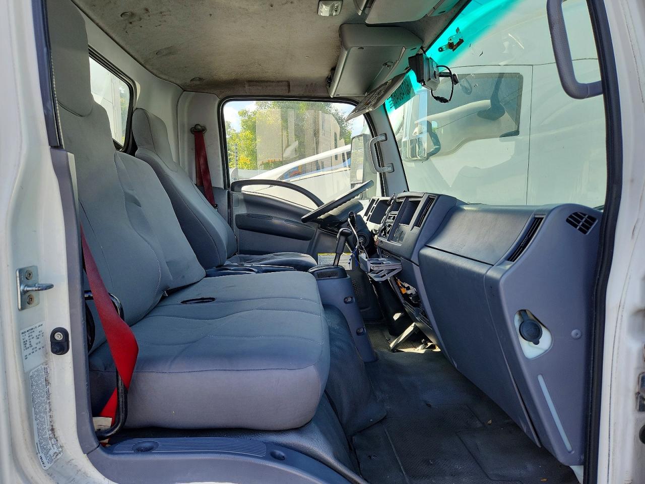 2020 ISUZU NPR