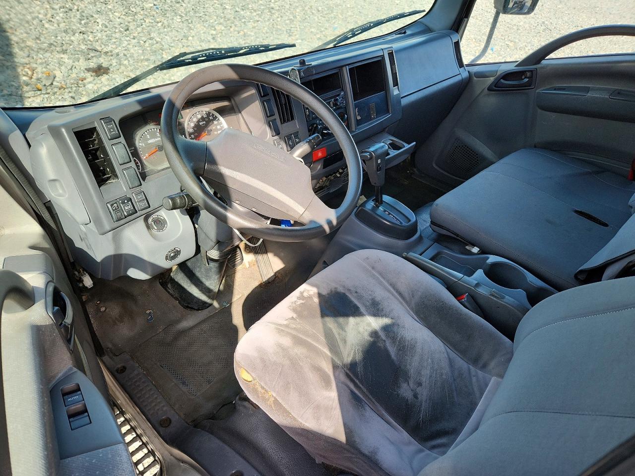 2020 ISUZU NPR