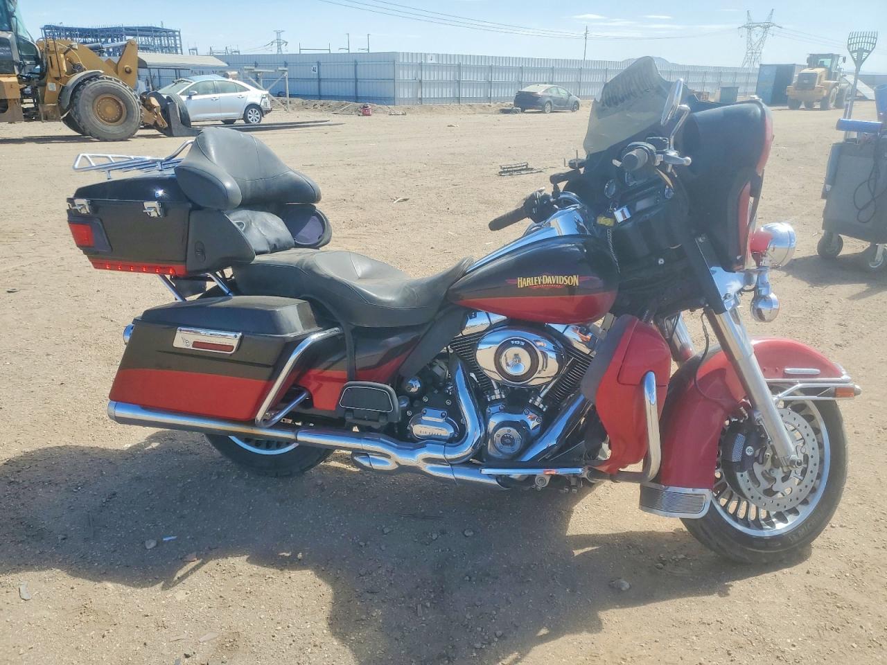 2010 HARLEY-DAVIDSON FL
