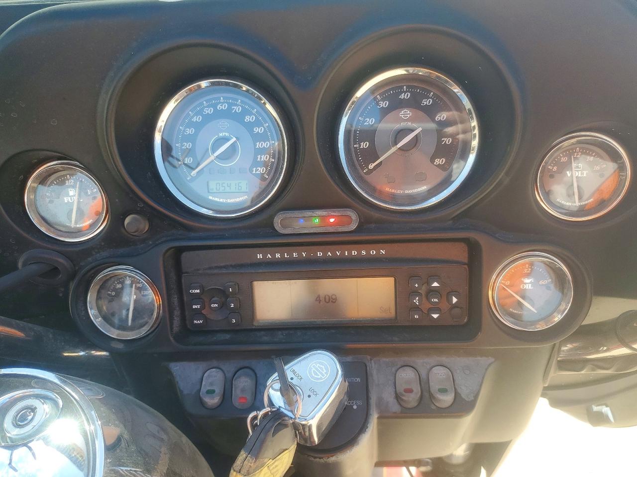 2010 HARLEY-DAVIDSON FL