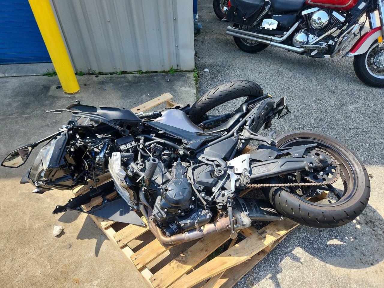 2021 KAWASAKI EX