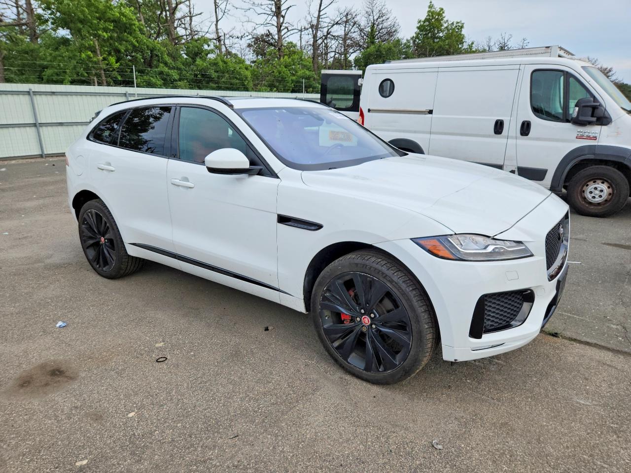 2017 JAGUAR F-PACE