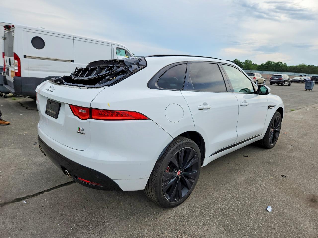 2017 JAGUAR F-PACE