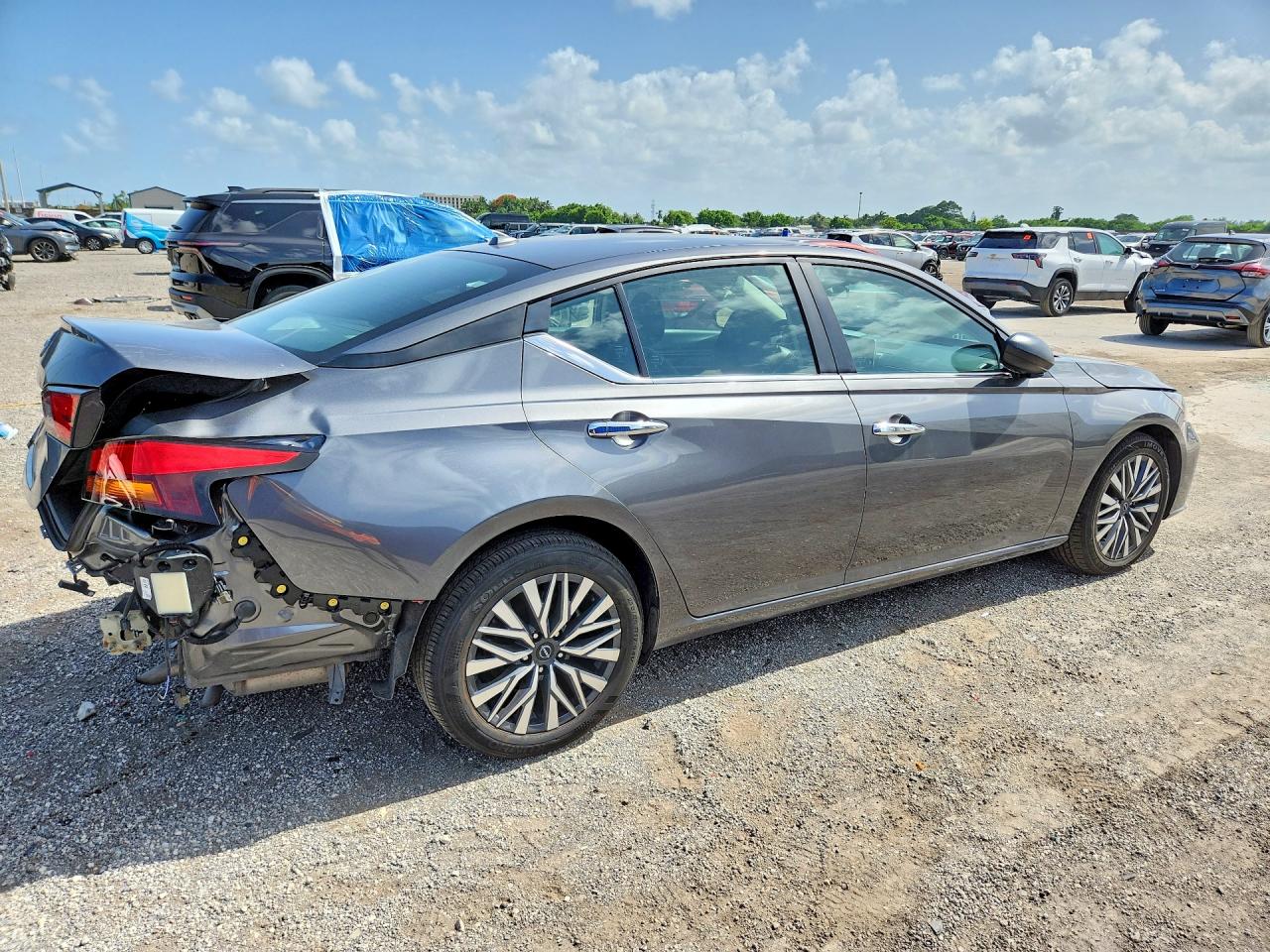 2025 NISSAN ALTIMA