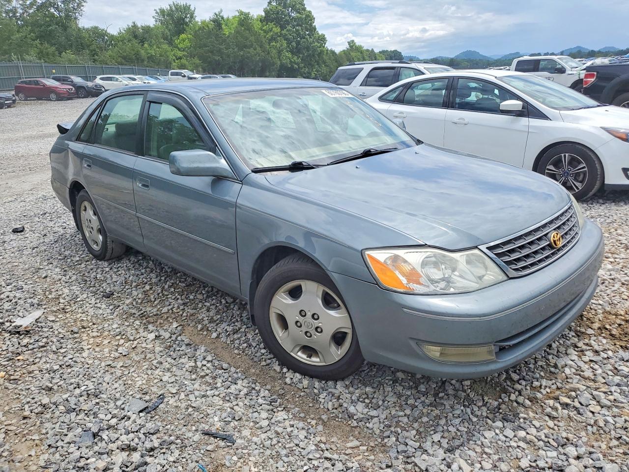 2004 TOYOTA AVALON