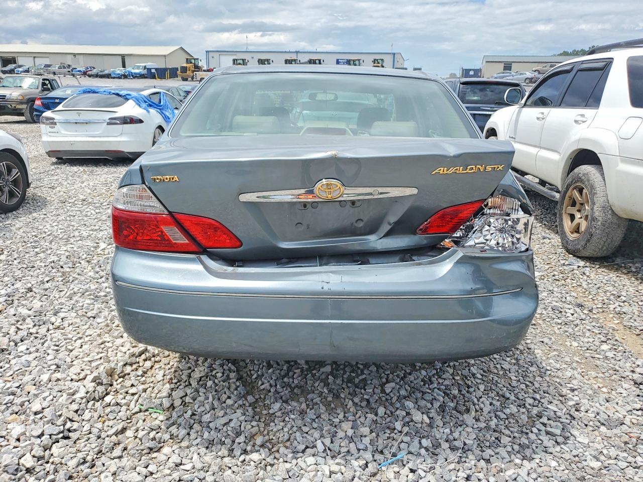 2004 TOYOTA AVALON