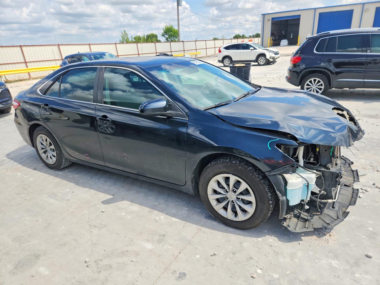 2016 TOYOTA CAMRY