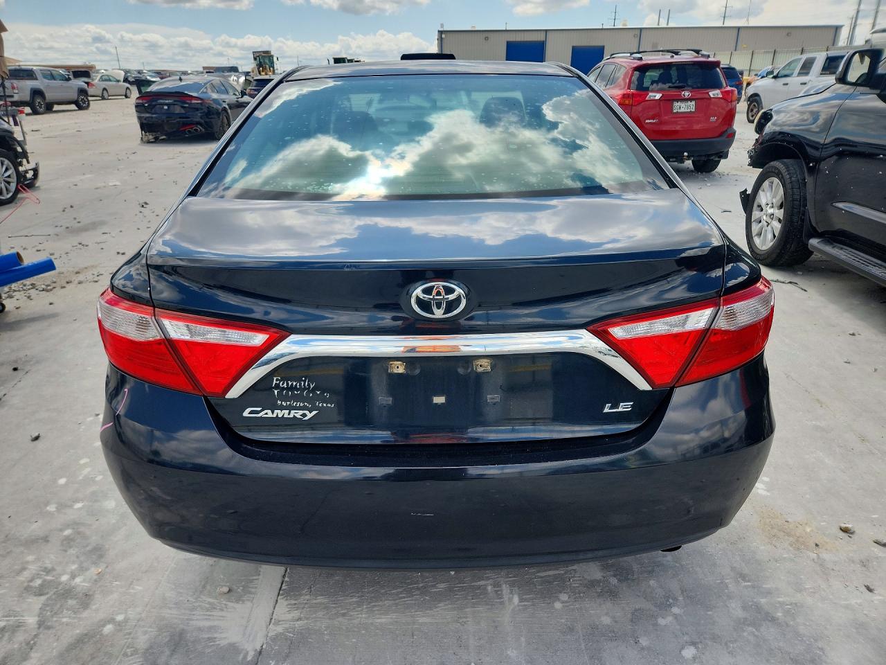 2016 TOYOTA CAMRY
