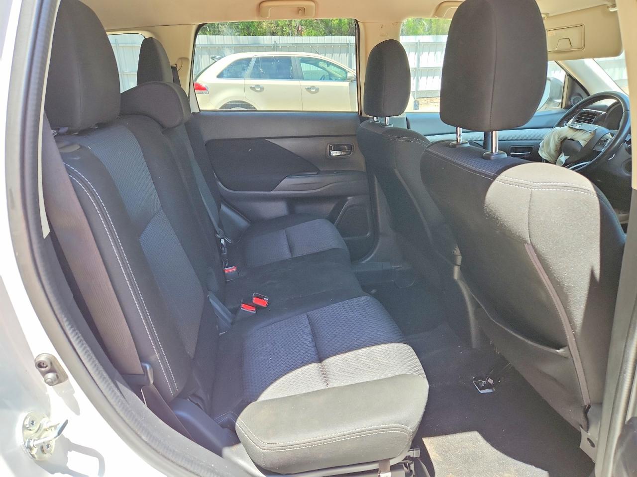 2016 MITSUBISHI OUTLANDER
