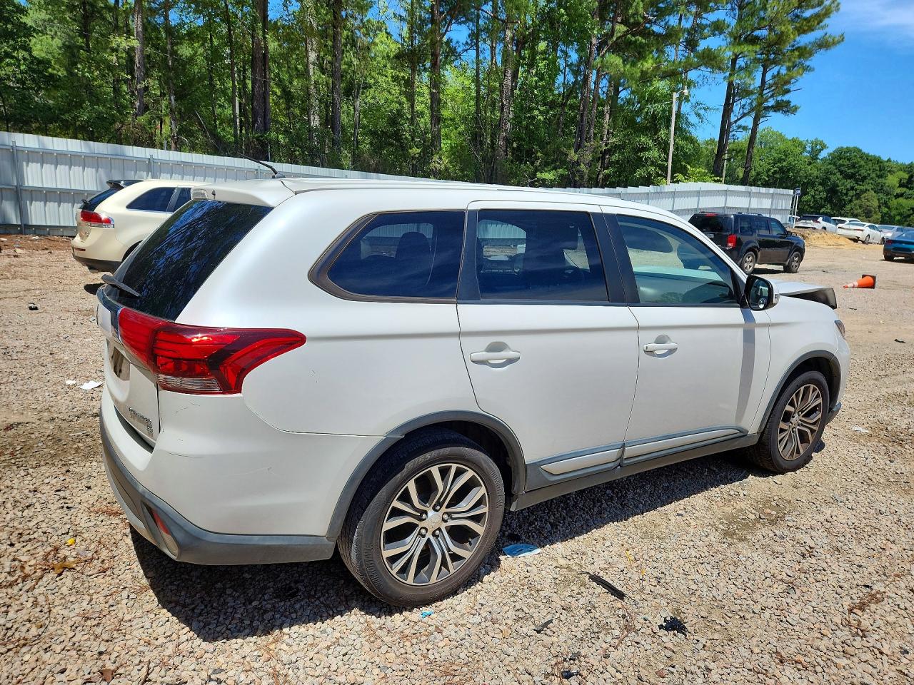 2016 MITSUBISHI OUTLANDER