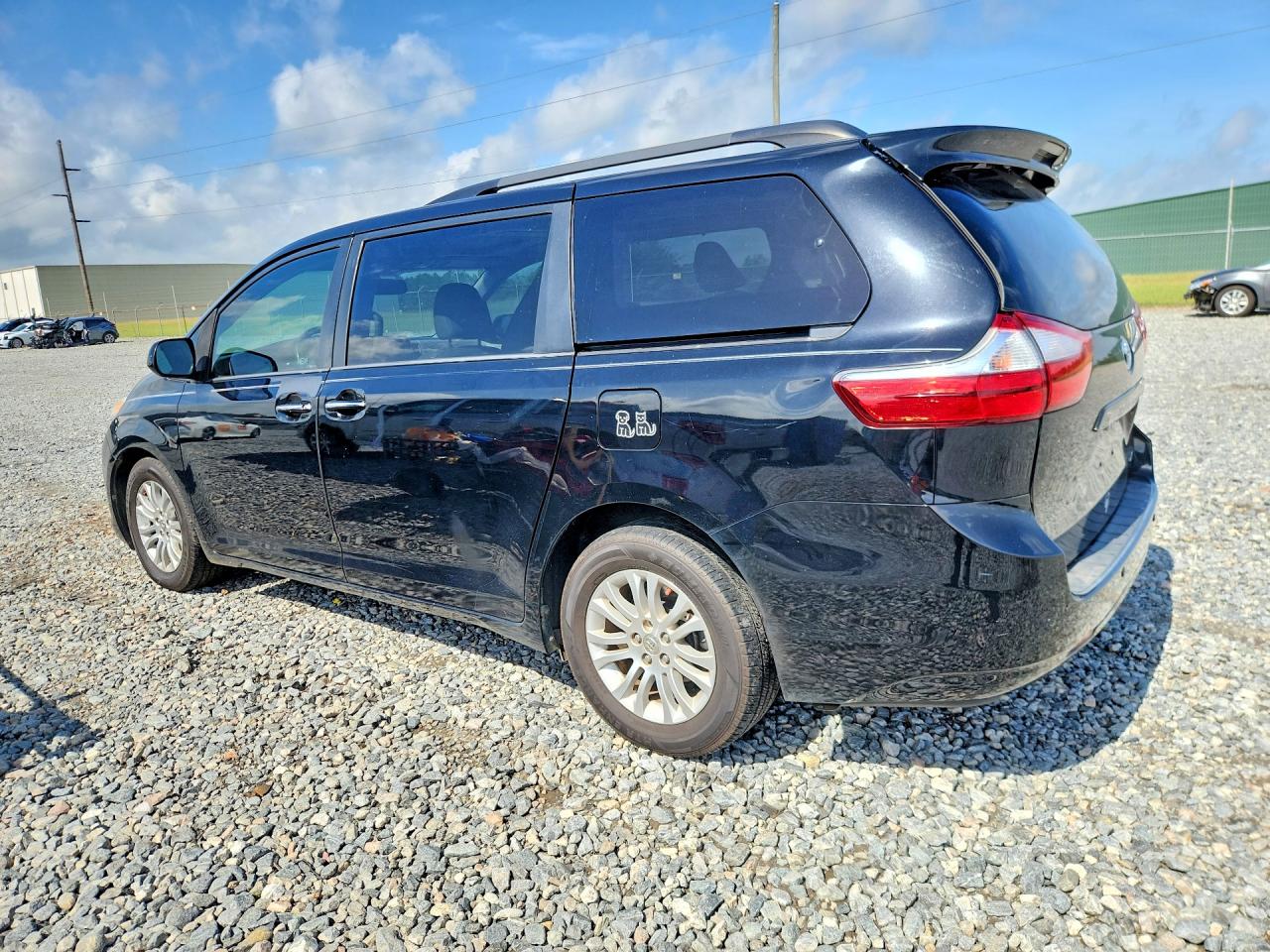 2016 TOYOTA SIENNA