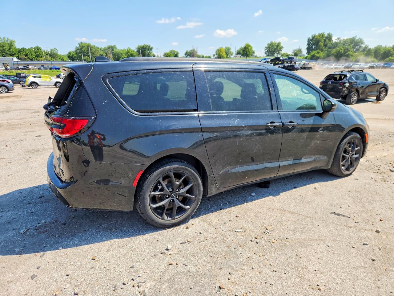 2023 CHRYSLER PACIFICA