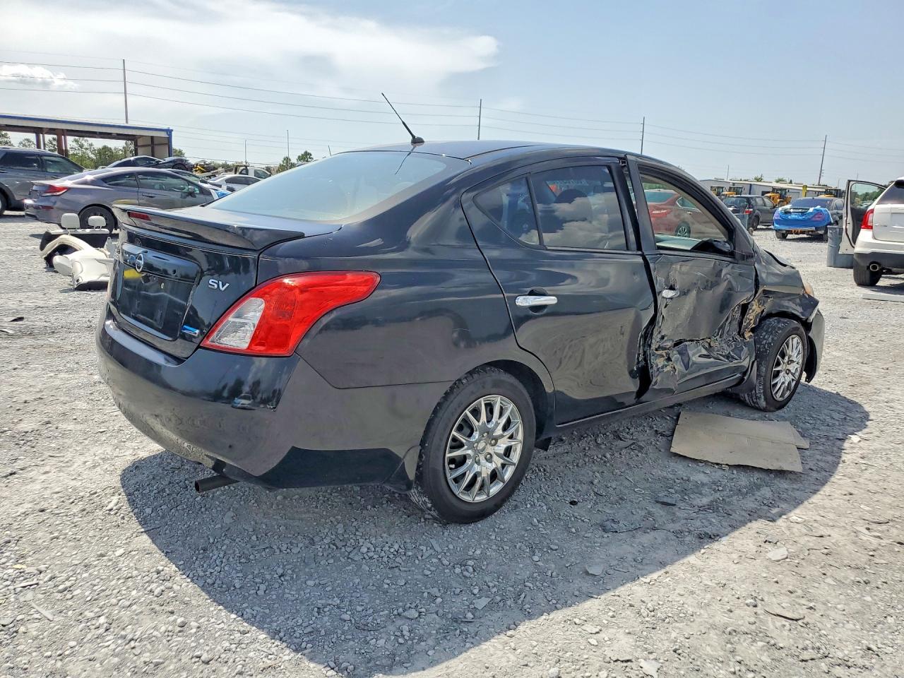 2014 NISSAN VERSA