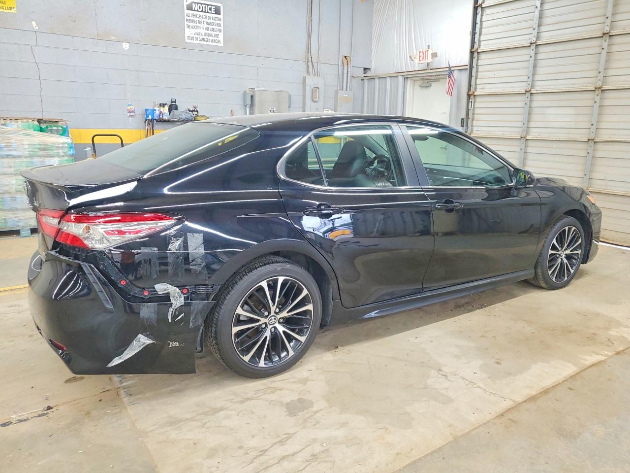 2018 TOYOTA CAMRY