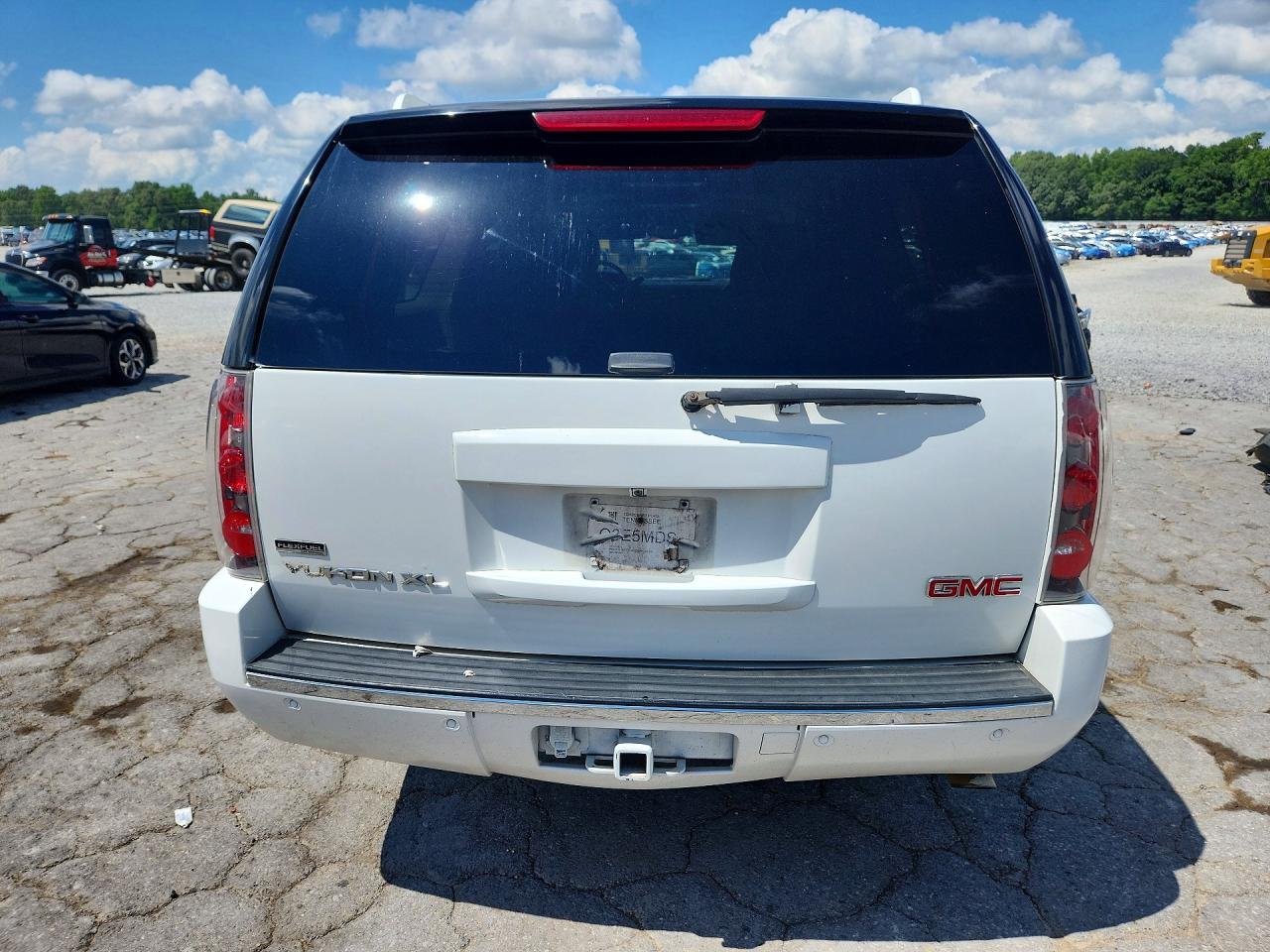 2012 GMC YUKON