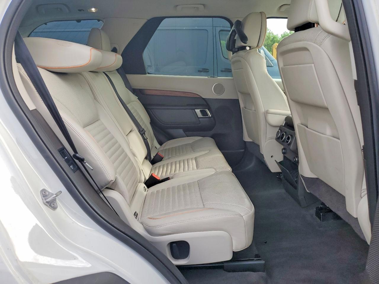 2018 LAND ROVER DISCOVERY