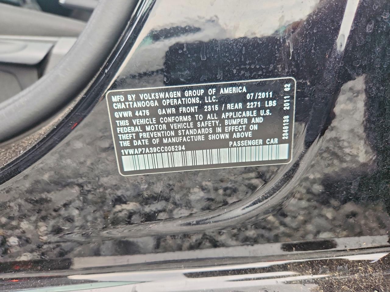 2012 VOLKSWAGEN PASSAT