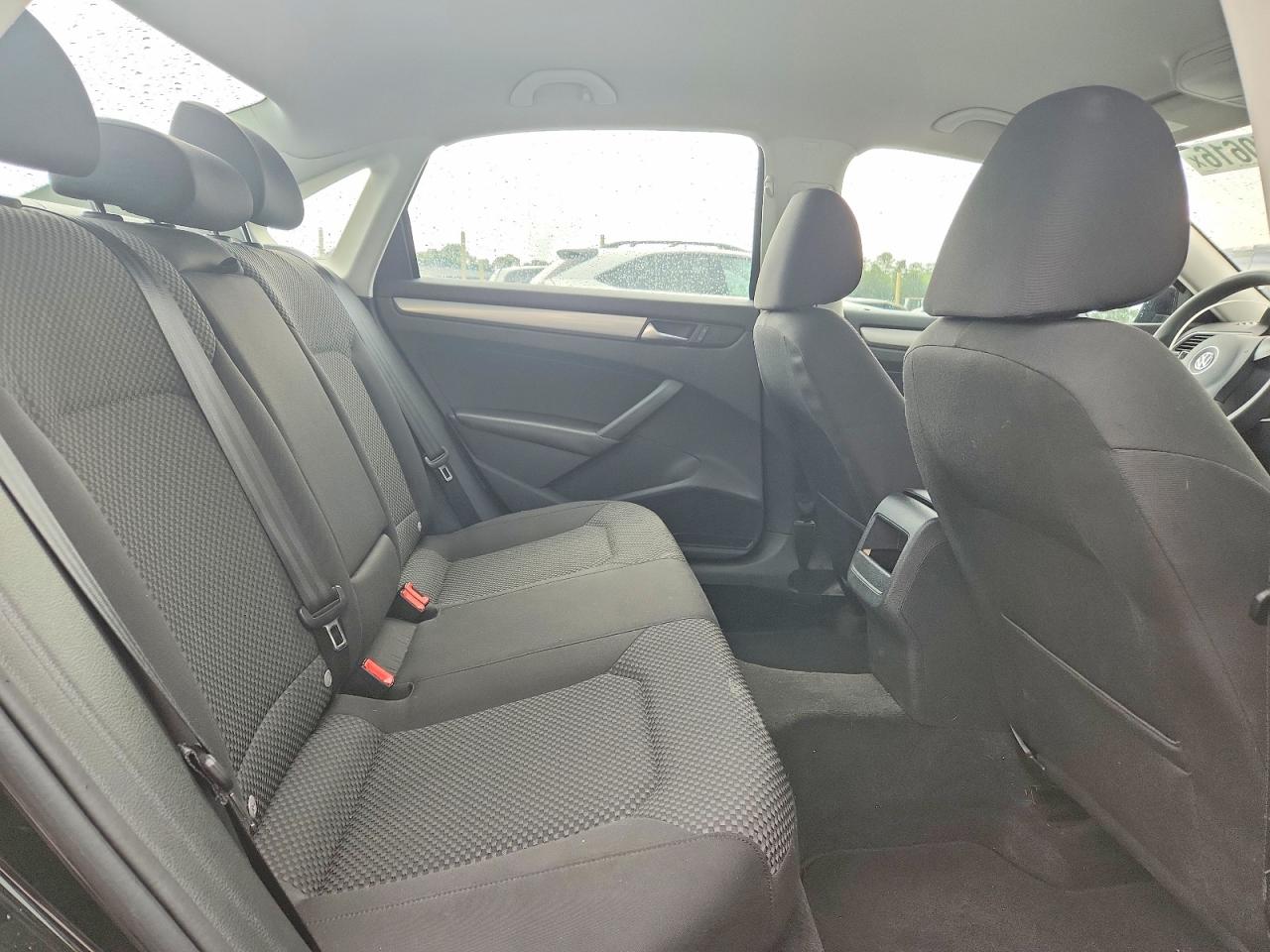 2012 VOLKSWAGEN PASSAT