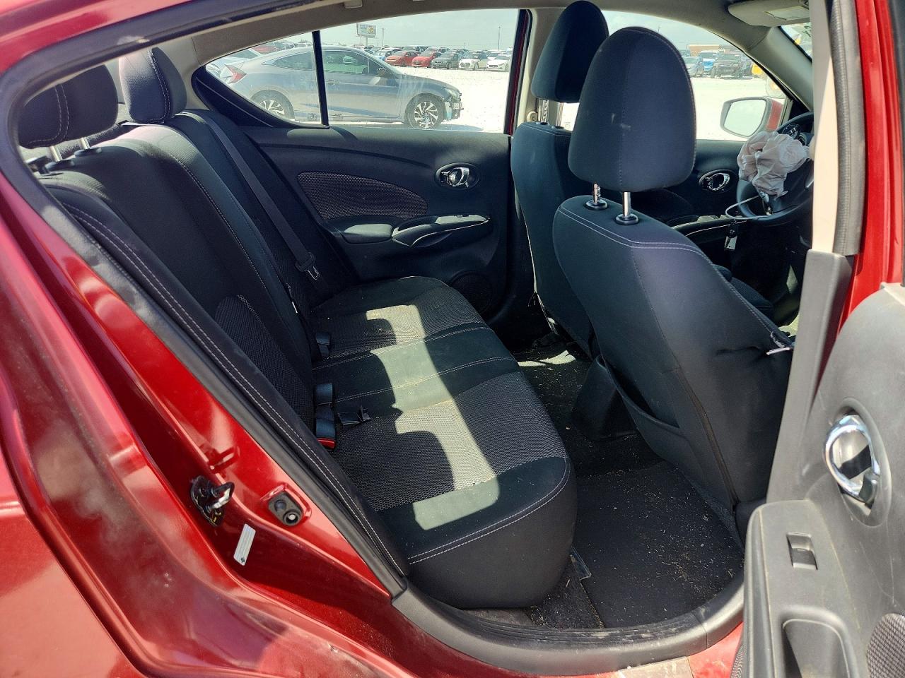 2017 NISSAN VERSA