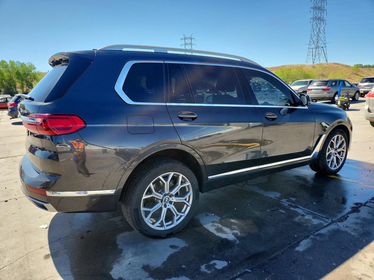 2022 BMW X7