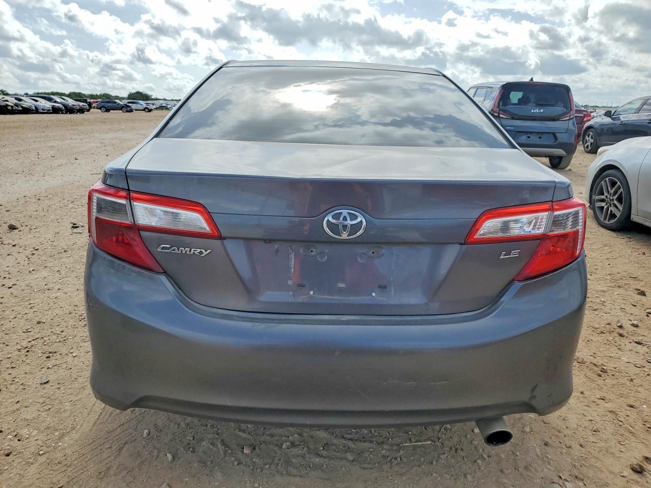 2014 TOYOTA CAMRY