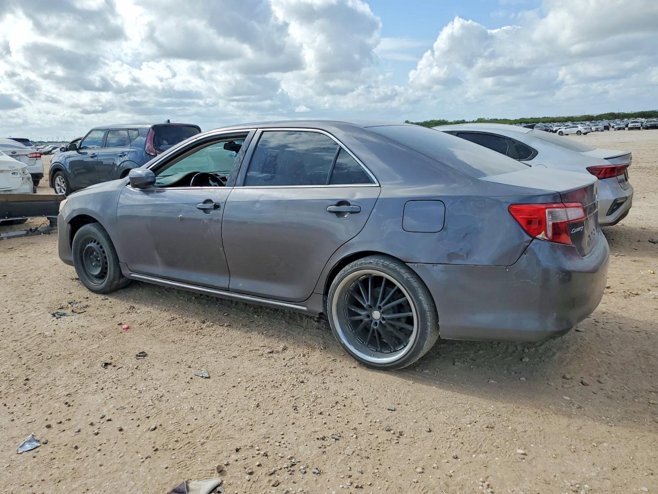 2014 TOYOTA CAMRY