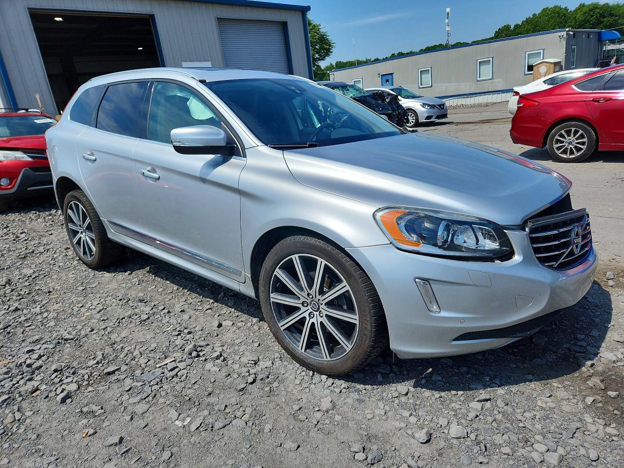 2017 VOLVO XC60