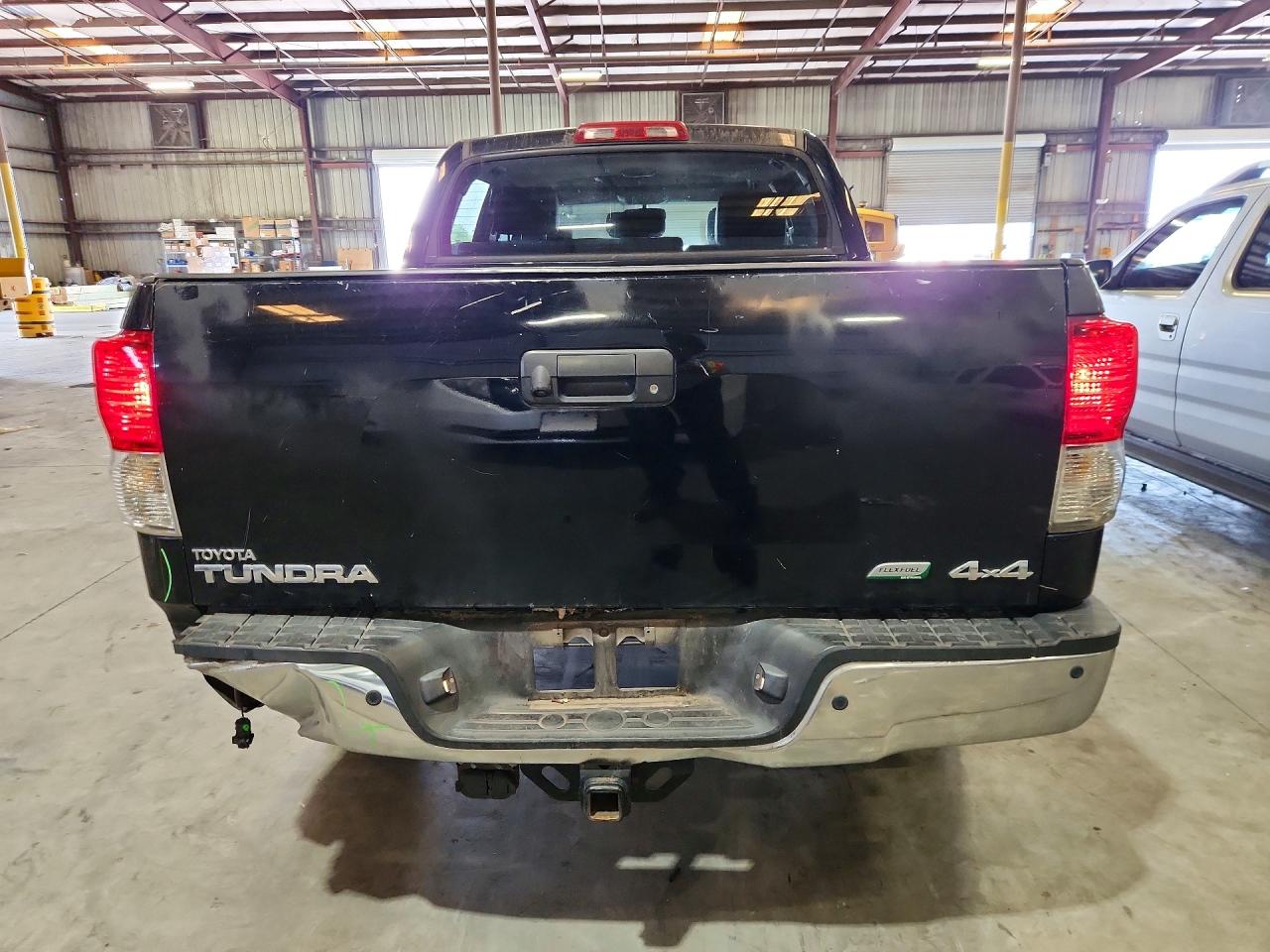 2011 TOYOTA TUNDRA