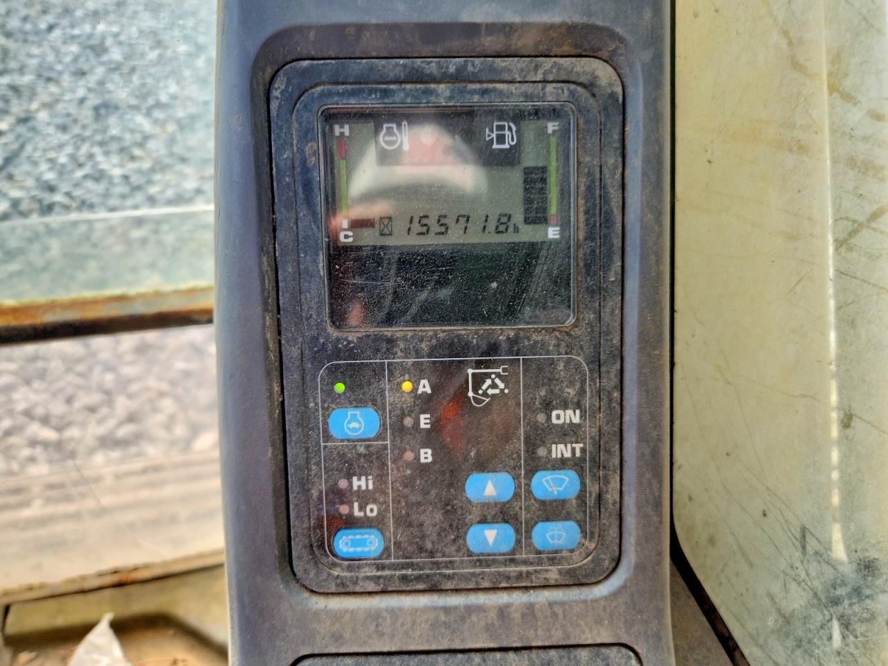 2006 KOMATSU EXCAVATOR
