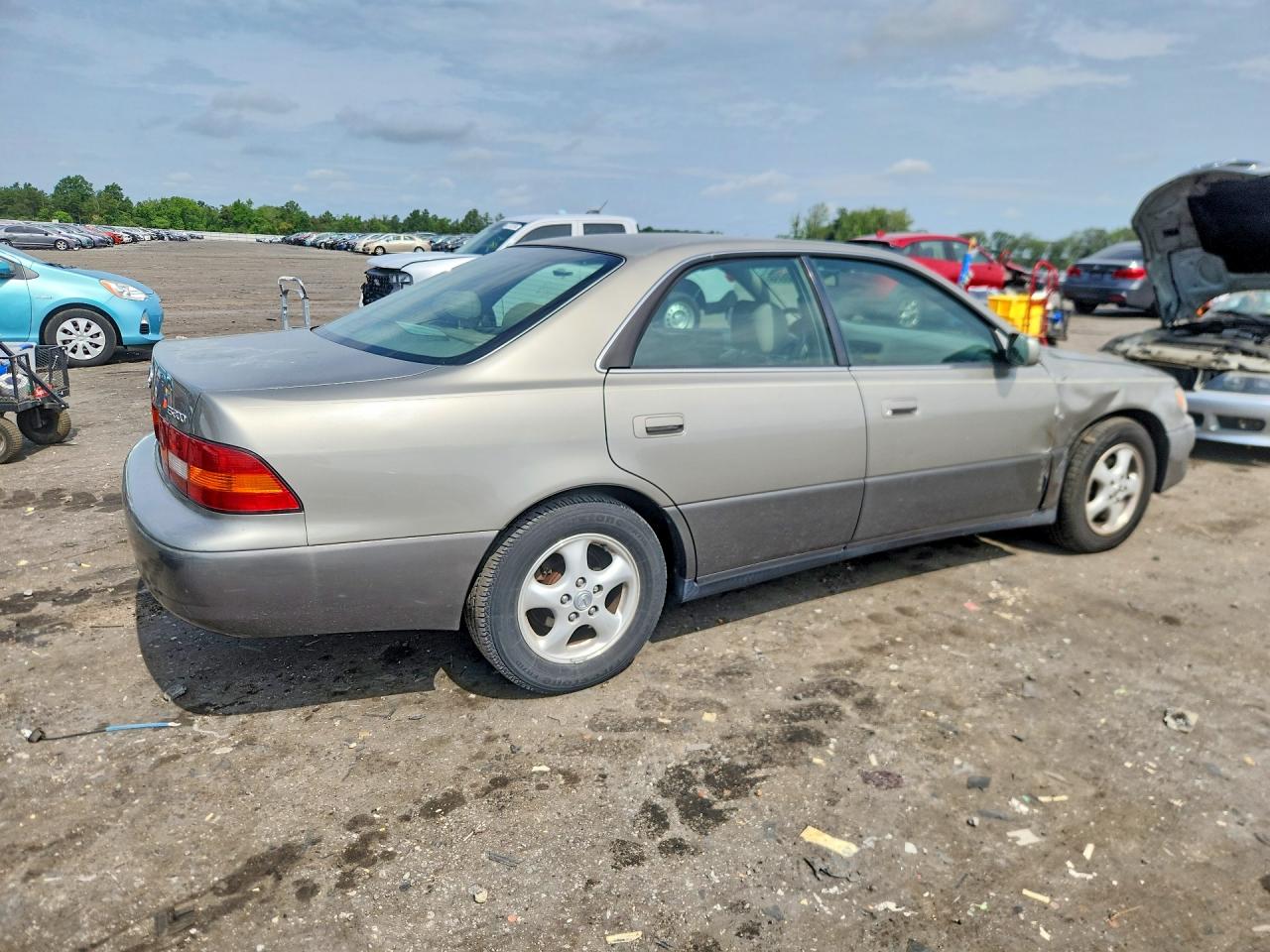 1998 LEXUS ES300