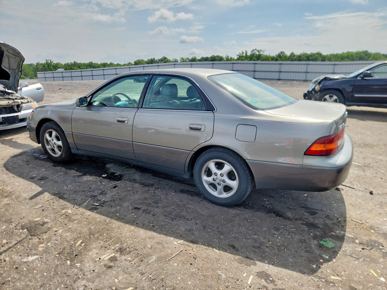 1998 LEXUS ES300