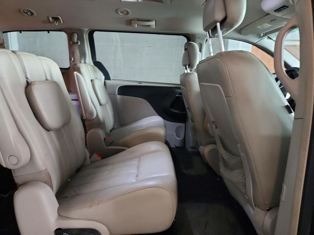 2011 CHRYSLER MINIVAN