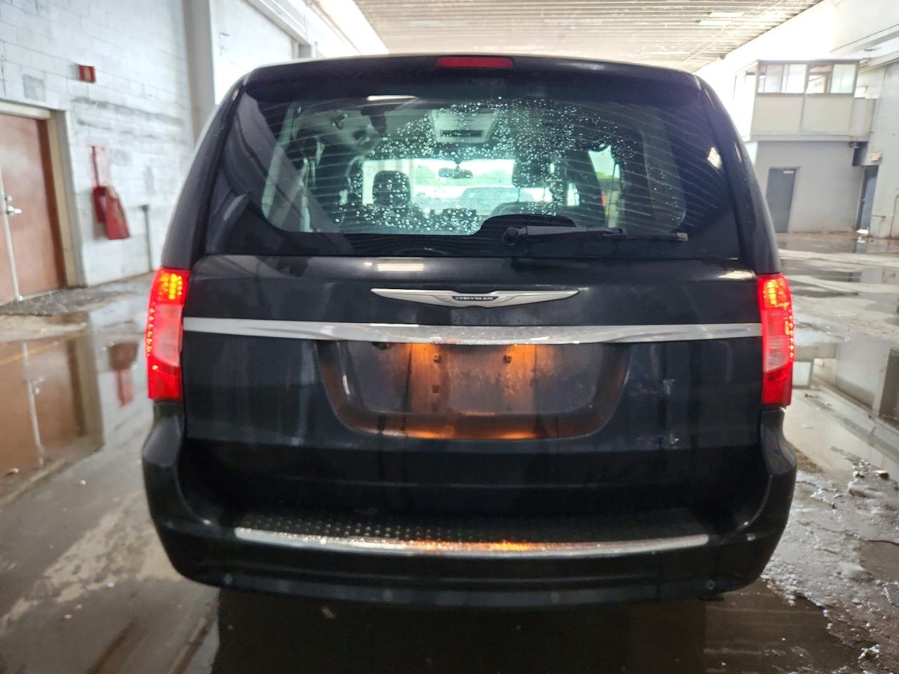 2011 CHRYSLER MINIVAN