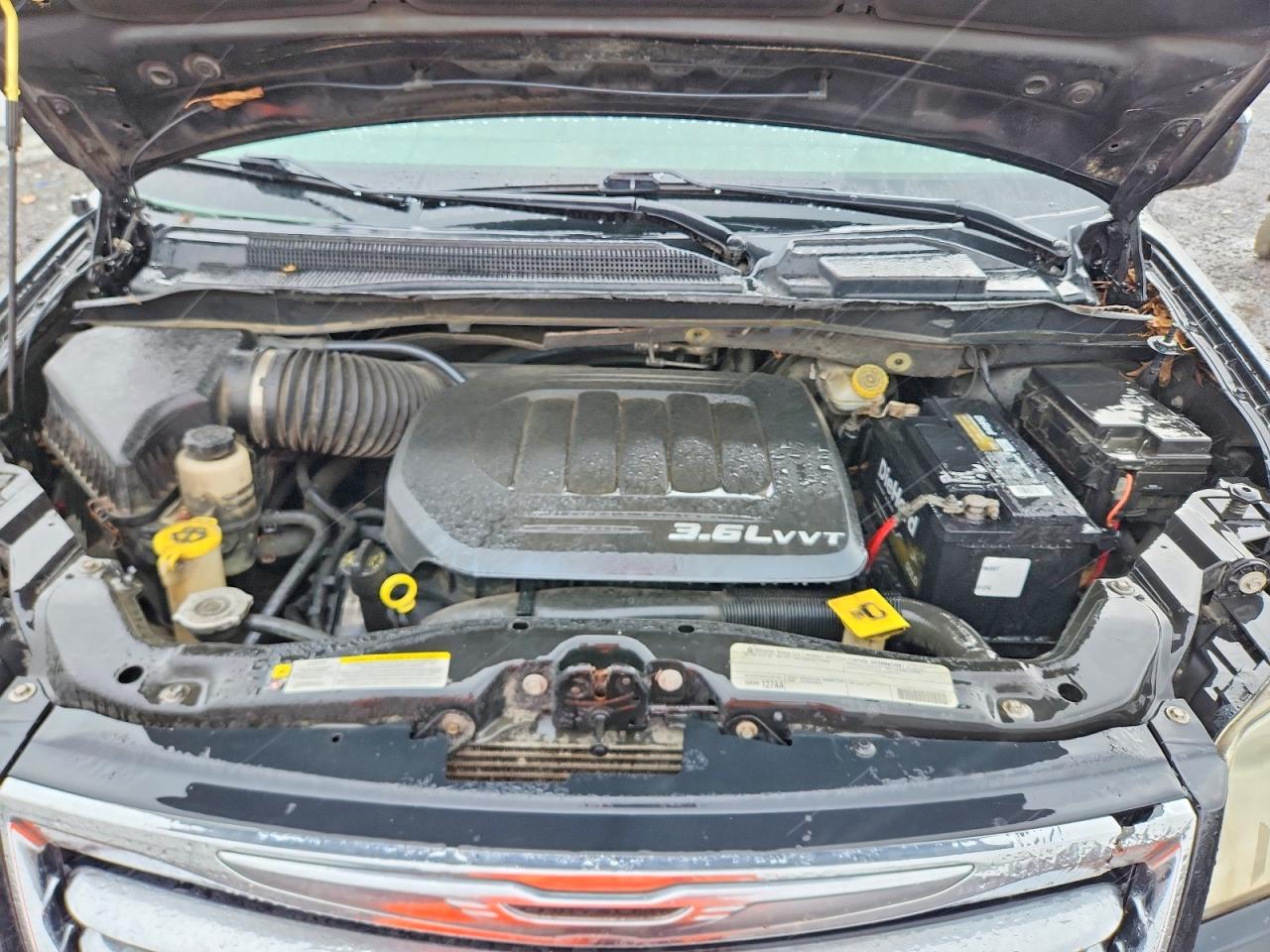 2011 CHRYSLER MINIVAN