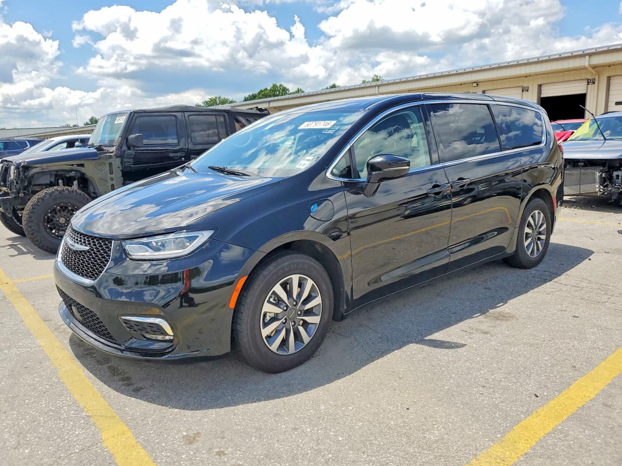 2024 CHRYSLER PACIFICA