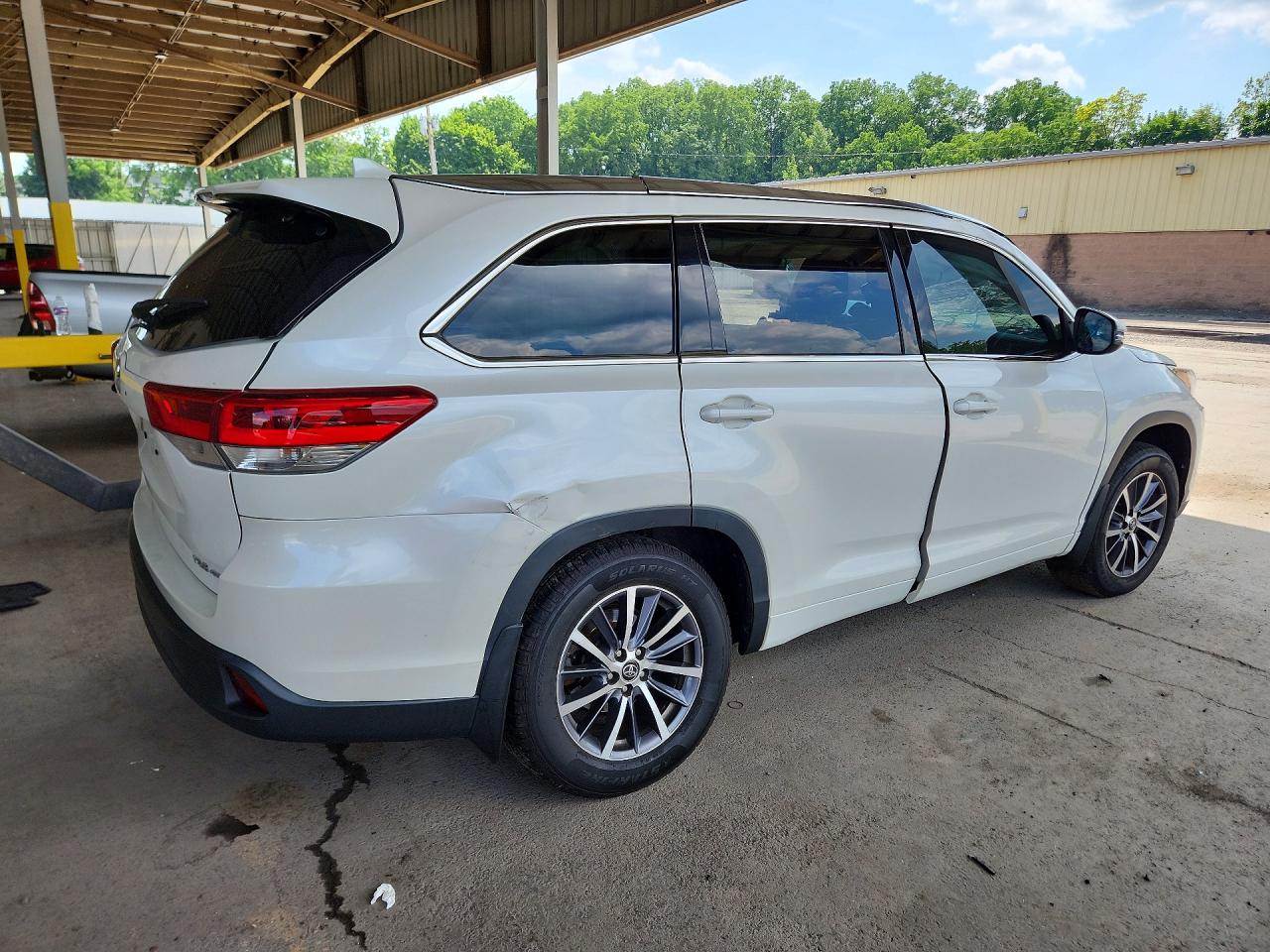 2017 TOYOTA HIGHLANDER