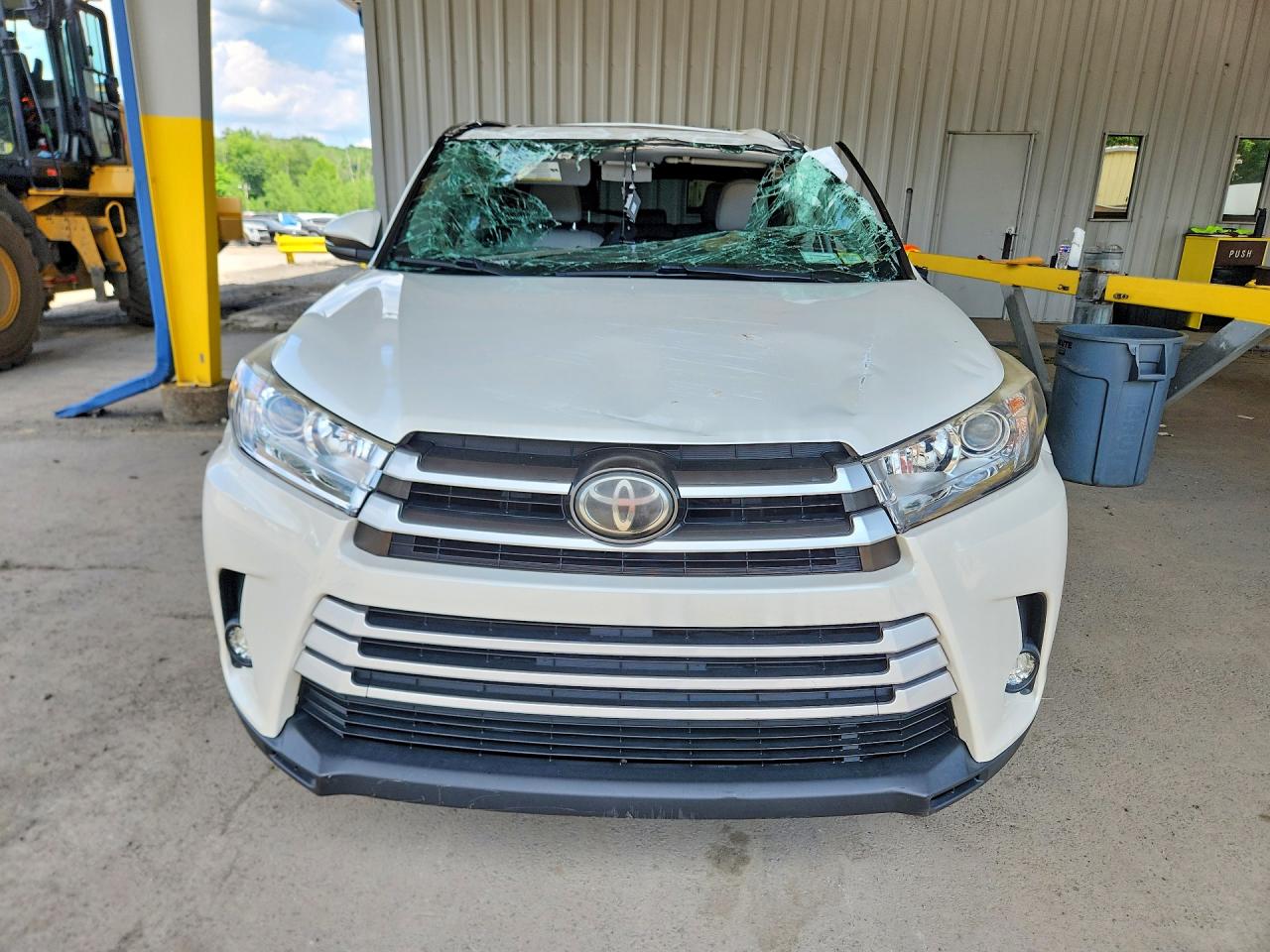 2017 TOYOTA HIGHLANDER