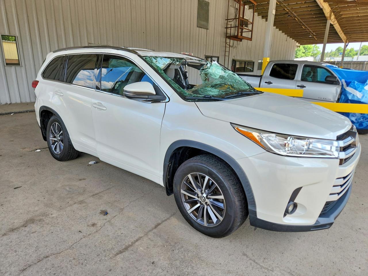 2017 TOYOTA HIGHLANDER