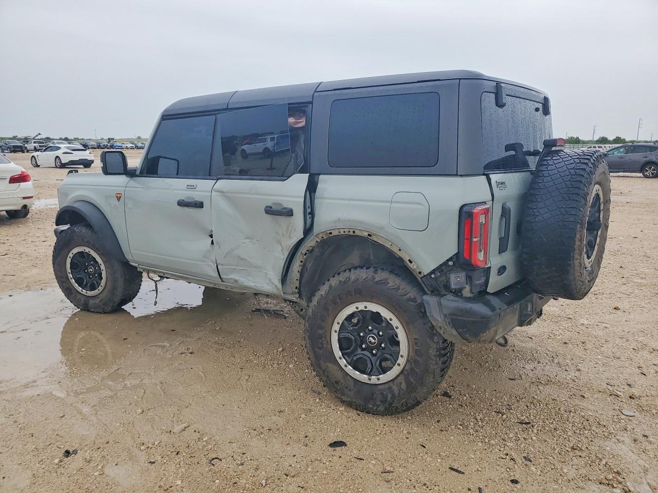 2023 FORD BRONCO