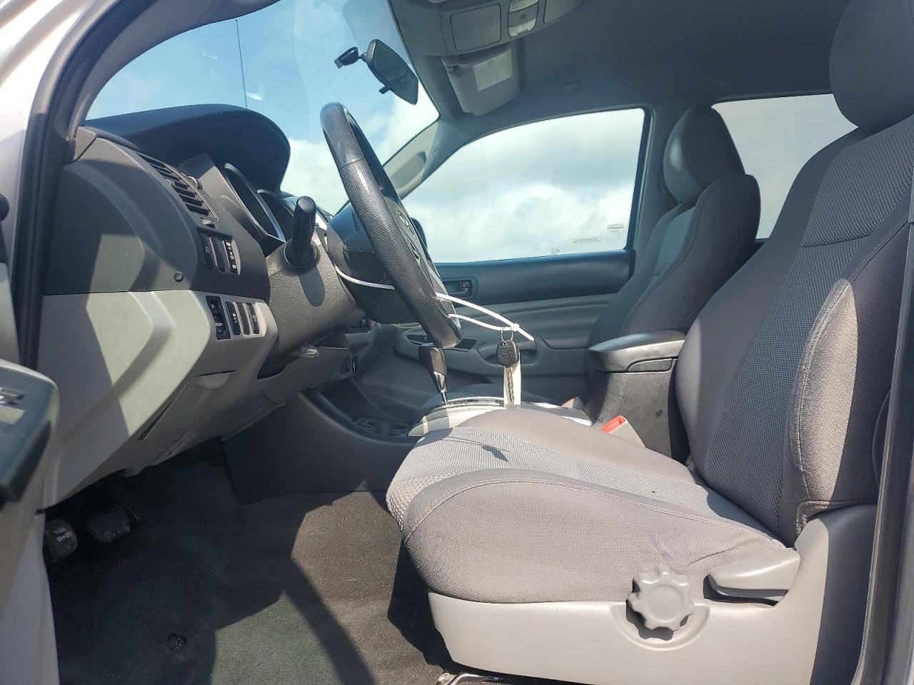 2015 TOYOTA TACOMA
