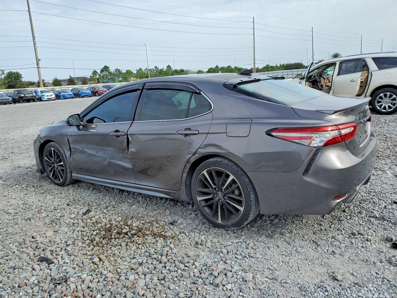 2018 TOYOTA CAMRY