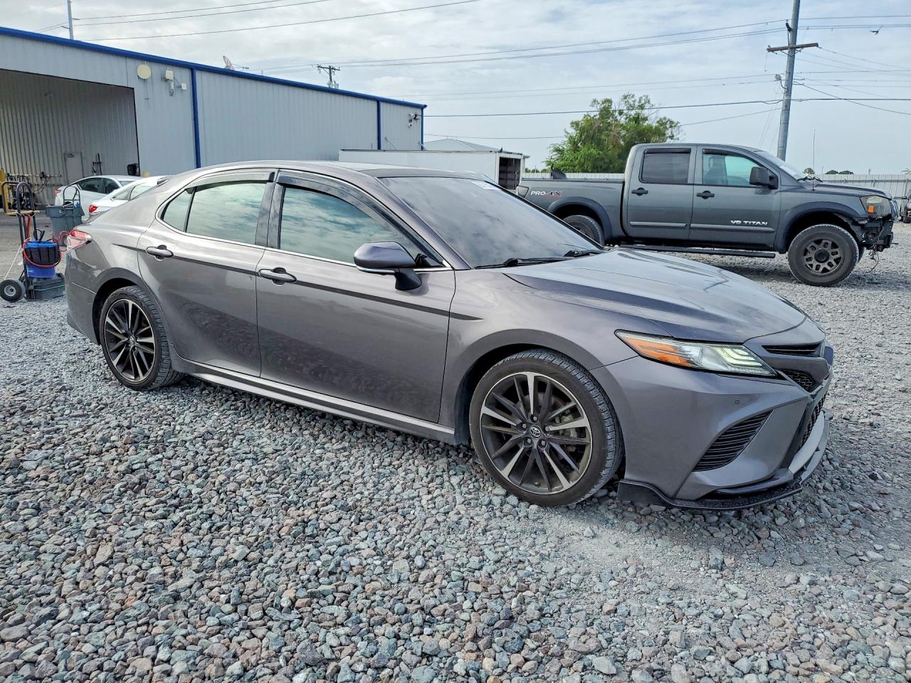2018 TOYOTA CAMRY
