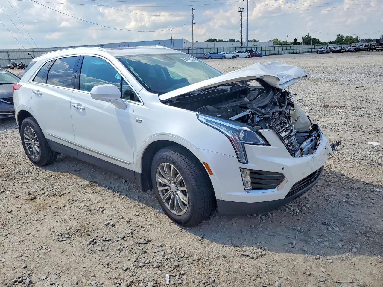 2017 CADILLAC XT5