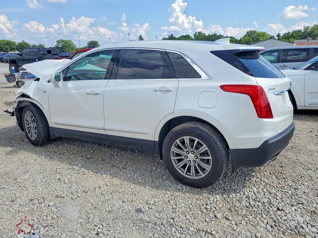 2017 CADILLAC XT5