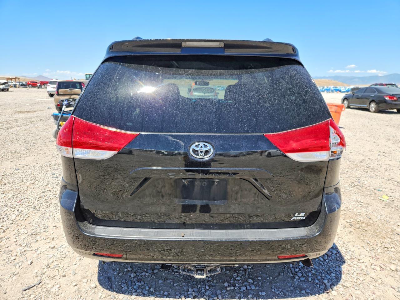 2012 TOYOTA SIENNA