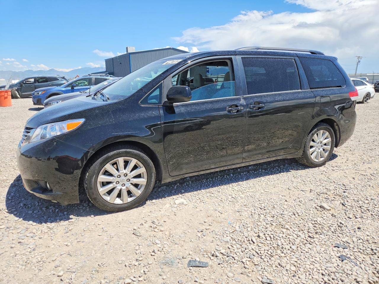 2012 TOYOTA SIENNA