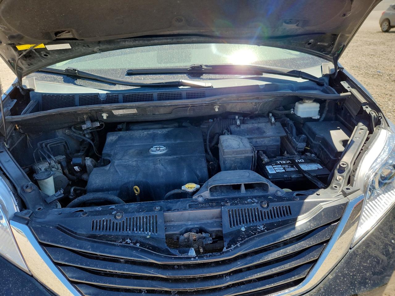 2012 TOYOTA SIENNA