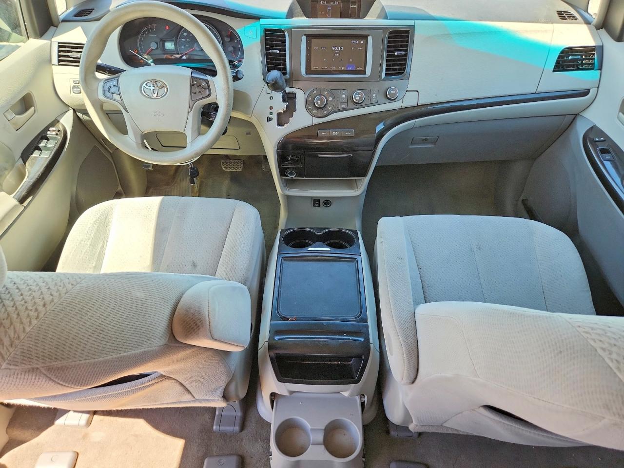 2012 TOYOTA SIENNA