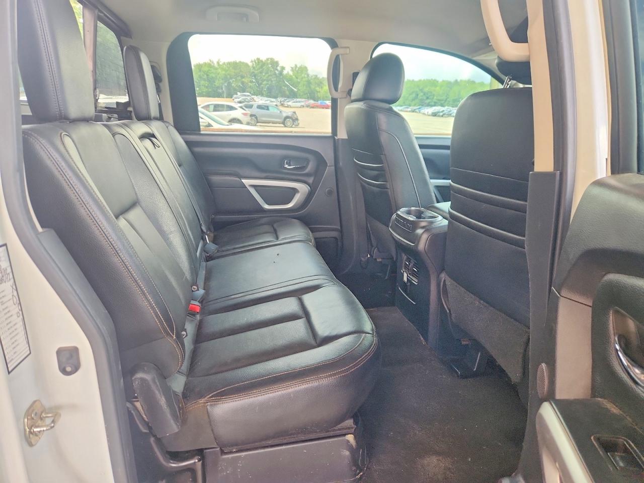 2017 NISSAN TITAN