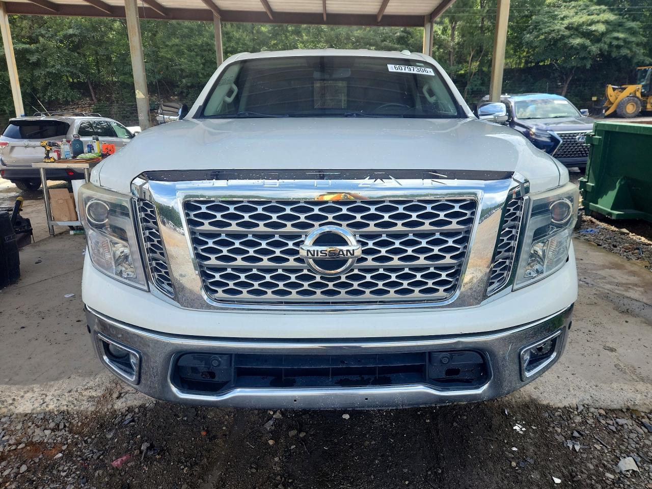 2017 NISSAN TITAN